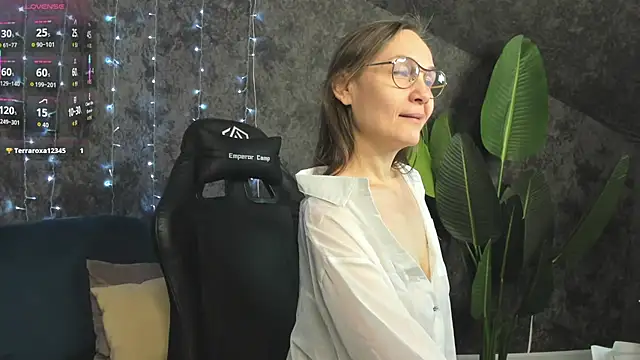 Lillian White online show from January 12, 2026, 12:39 am