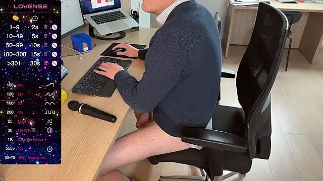 Snapshot of ikbeneendikkelul chatting on January 15, 2025, 9:13 am ikbeneendikkelul online show from January 15, 2025, 9:13 am