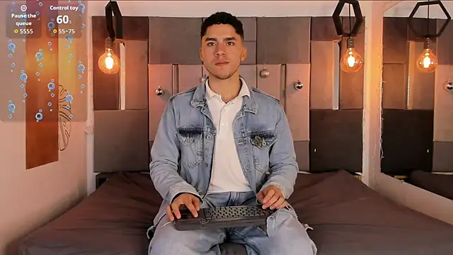 LiamNovak online show from December 20, 2025, 11:57 am