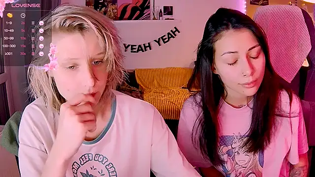 KatiKate online show from November 30, 2025, 2:51 pm