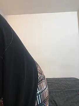 Snapshot of KloheCurvy chatting on October 25, 2025, 3:56 pm KloheCurvy online show from October 25, 2025, 3:56 pm