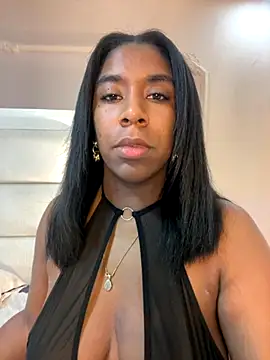 Snapshot of KloheCurvy chatting on December 4, 2025, 11:53 am KloheCurvy online show from December 4, 2025, 11:53 am