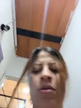 Snapshot of ShyVibes_ chatting on October 29, 2025, 7:13 pm ShyVibes online show from October 29, 2025, 7:13 pm