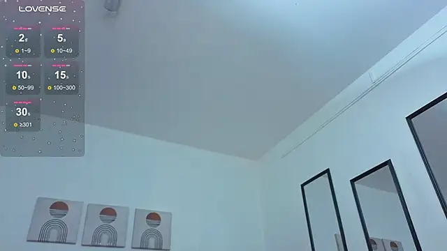 Snapshot of selena_castillo chatting on October 30, 2025, 12:25 pm selena castillo online show from October 30, 2025, 12:25 pm