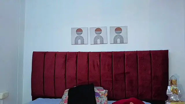 Snapshot of selena_castillo chatting on November 27, 2025, 1:11 pm selena castillo online show from November 27, 2025, 1:11 pm