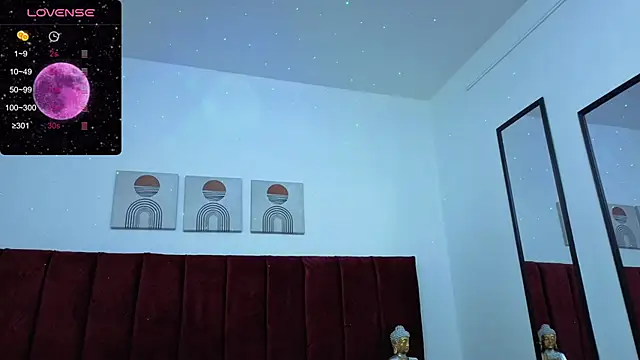 Snapshot of selena_castillo chatting on November 7, 2025, 12:10 pm selena castillo online show from November 7, 2025, 12:10 pm