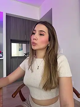 Snapshot of SophieRaily_ chatting on February 12, 2025, 9:01 pm SophieRaily online show from February 12, 2025, 9:01 pm