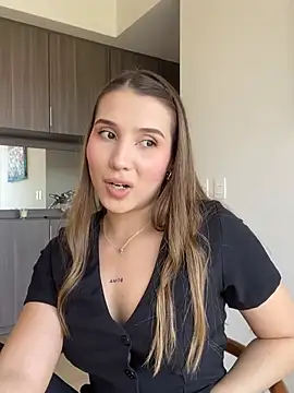 Snapshot of SophieRaily_ chatting on March 18, 2025, 8:59 pm SophieRaily online show from March 18, 2025, 8:59 pm