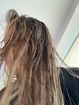 Snapshot of SophieRaily_ chatting on February 21, 2025, 2:06 pm SophieRaily online show from February 21, 2025, 2:06 pm