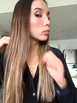 Snapshot of SophieRaily_ chatting on September 10, 2025, 7:13 pm SophieRaily online show from September 10, 2025, 7:13 pm