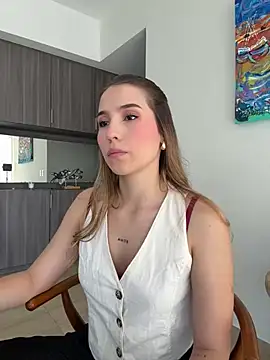 Snapshot of SophieRaily_ chatting on March 13, 2025, 6:23 pm SophieRaily online show from March 13, 2025, 6:23 pm