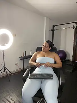 Snapshot of Violetrousse chatting on September 14, 2025, 4:18 pm Violetrousse online show from September 14, 2025, 4:18 pm