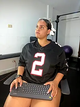 Snapshot of Violetrousse chatting on October 5, 2025, 6:53 pm Violetrousse online show from October 5, 2025, 6:53 pm