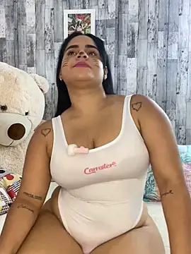 Snapshot of Violetrousse chatting on October 15, 2025, 7:55 pm Violetrousse online show from October 15, 2025, 7:55 pm