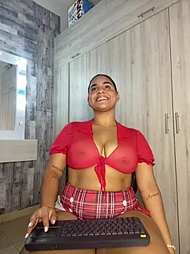 Violetrousse online show from December 21, 2025, 7:04 pm