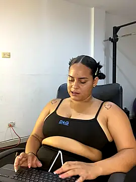 Snapshot of Violetrousse chatting on September 17, 2025, 7:05 pm Violetrousse online show from September 17, 2025, 7:05 pm