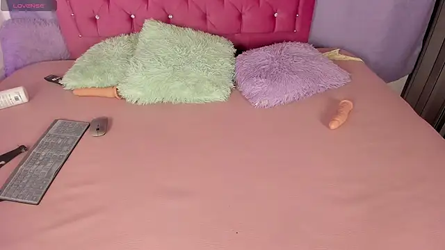 eva luxee online show from December 12, 2024, 7:19 am