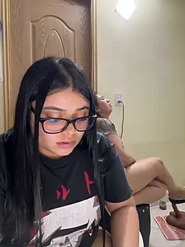 Snapshot of alissonfernandez_ chatting on February 14, 2026, 11:05 pm alissonfernandez online show from February 14, 2026, 11:05 pm