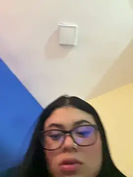 Snapshot of alissonfernandez_ chatting on January 11, 2026, 5:09 pm alissonfernandez online show from January 11, 2026, 5:09 pm