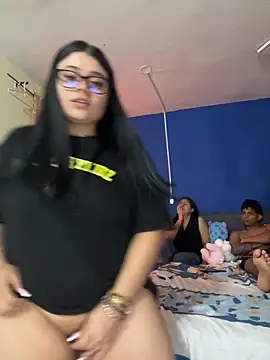 Snapshot of alissonfernandez_ chatting on February 8, 2026, 7:00 pm alissonfernandez online show from February 8, 2026, 7:00 pm