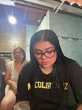 Snapshot of alissonfernandez_ chatting on February 20, 2026, 10:33 pm alissonfernandez online show from February 20, 2026, 10:33 pm