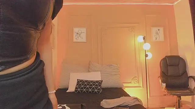 marian pinzon online show from April 2, 2026, 8:04 pm