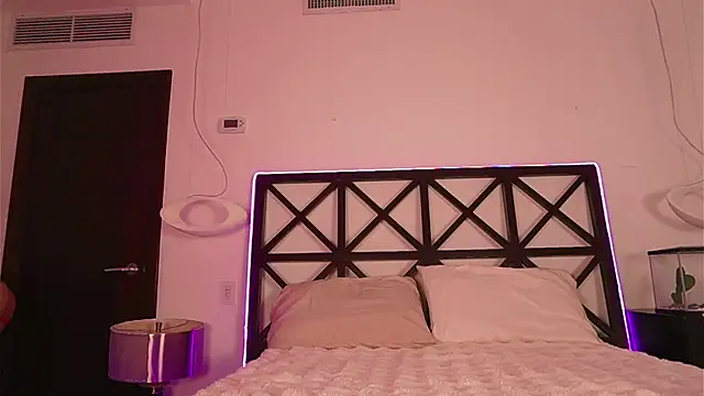 LunaMystyque online show from November 11, 2025, 8:14 pm