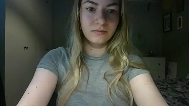 Snapshot of ROSIEx_sweet chatting on May 12, 2026, 6:54 am ROSIEx sweet online show from May 12, 2026, 6:54 am