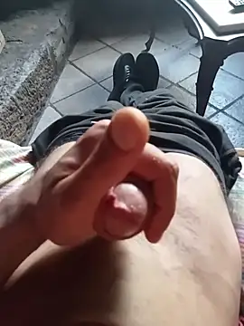 MrTamburine22 online show from April 18, 2026, 1:24 pm