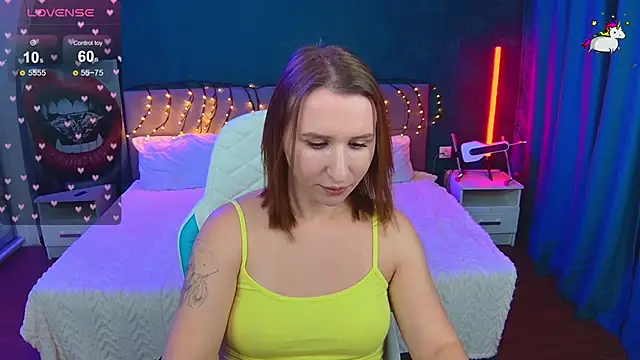 AliceBYKiss online show from December 5, 2025, 1:27 am