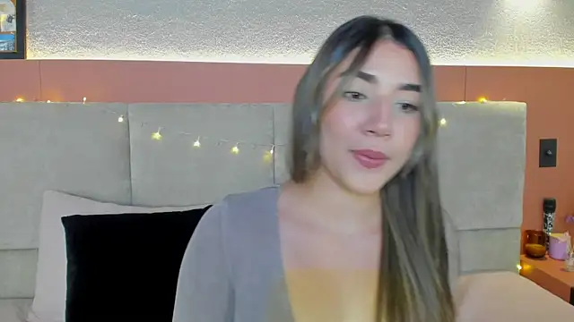 AniiRose online show from November 30, 2025, 9:37 pm