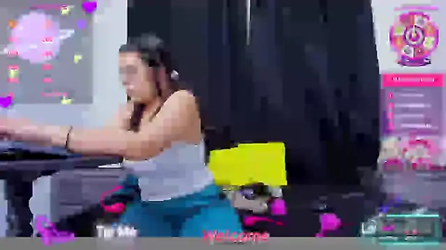 Snapshot of Salome_Moonn chatting on March 18, 2025, 1:13 am Salome Moonn online show from March 18, 2025, 1:13 am