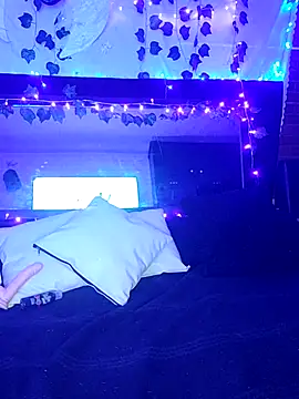 Snapshot of -Lola_Bunny chatting on February 25, 2025, 2:25 am -Lola Bunny online show from February 25, 2025, 2:25 am