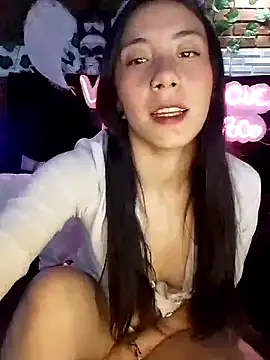 Snapshot of -Lola_Bunny chatting on September 30, 2025, 6:47 pm -Lola Bunny online show from September 30, 2025, 6:47 pm