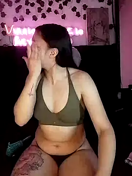 Snapshot of -Lola_Bunny chatting on October 8, 2025, 9:48 pm -Lola Bunny online show from October 8, 2025, 9:48 pm