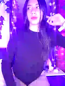 Snapshot of -Lola_Bunny chatting on February 11, 2025, 4:44 am -Lola Bunny online show from February 11, 2025, 4:44 am