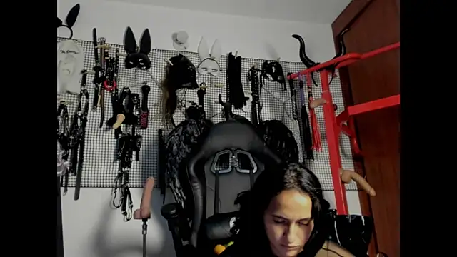 Snapshot of Evil_sammy chatting on June 4, 2026, 8:57 pm Evil sammy online show from June 4, 2026, 8:57 pm