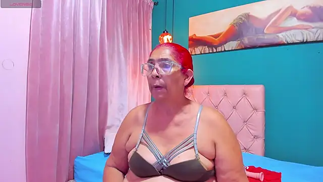 Snapshot of renata_milf_ chatting on December 2, 2025, 11:45 am renata milf online show from December 2, 2025, 11:45 am