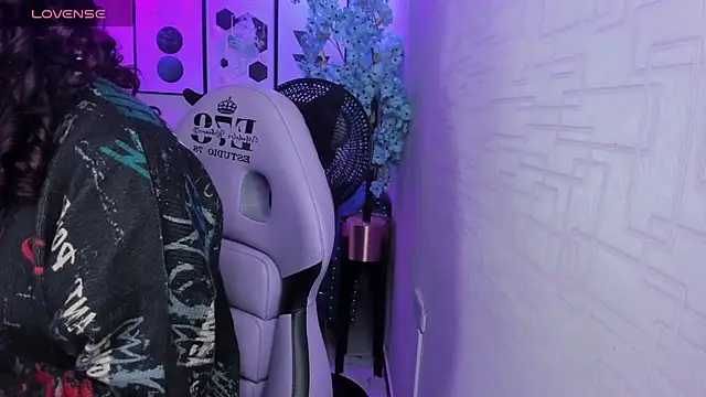 Theia moon online show from October 8, 2025, 12:50 pm