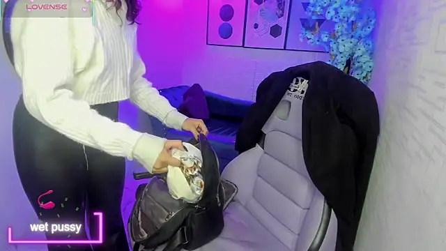 Theia moon online show from September 30, 2025, 12:44 pm