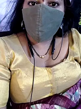 RomeoJuliet345 online show from April 19, 2026, 4:30 pm