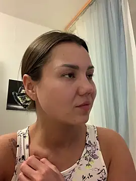 MiraMiss online show from March 22, 2026, 6:42 pm