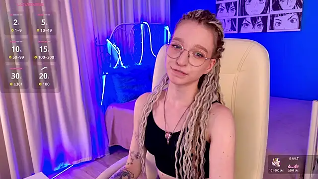 Snapshot of VioletShine chatting on July 5, 2026, 1:40 pm VioletShine online show from July 5, 2026, 1:40 pm