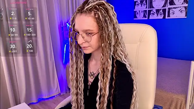 Snapshot of VioletShine chatting on June 17, 2026, 1:10 pm VioletShine online show from June 17, 2026, 1:10 pm