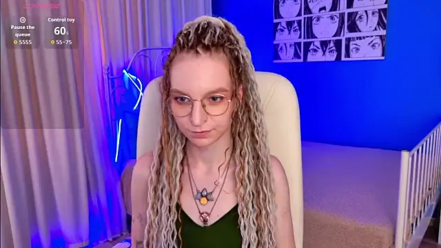 Snapshot of VioletShine chatting on June 30, 2026, 1:22 pm VioletShine online show from June 30, 2026, 1:22 pm