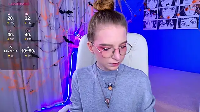 VioletShine online show from October 29, 2025, 7:07 am