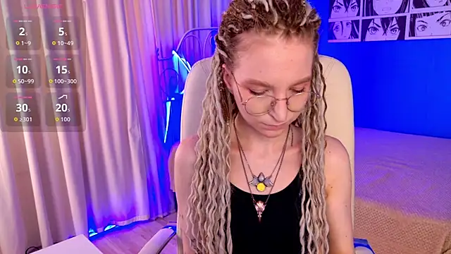 Snapshot of VioletShine chatting on July 6, 2026, 1:29 pm VioletShine online show from July 6, 2026, 1:29 pm