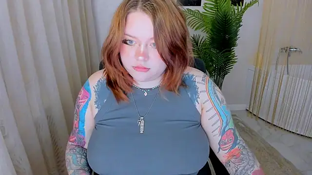 MoonLghte online show from May 24, 2026, 7:58 pm
