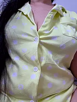 Snapshot of big_yoyo chatting on November 28, 2025, 4:29 pm big yoyo online show from November 28, 2025, 4:29 pm