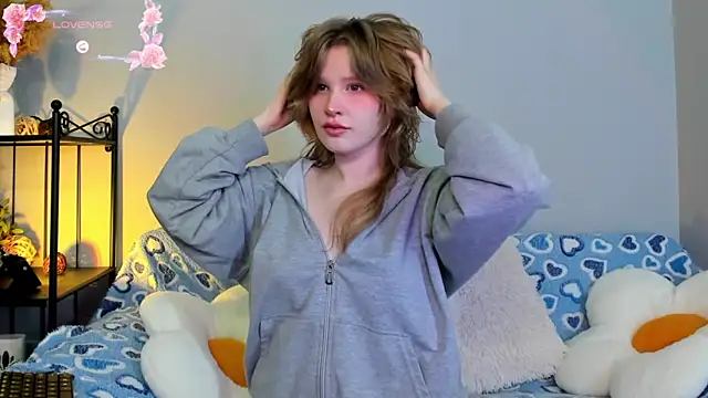 EvaStevs online show from February 22, 2025, 7:03 pm